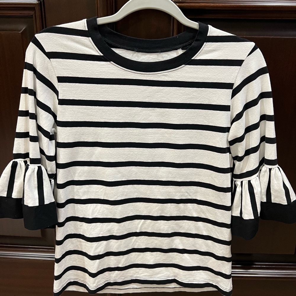 black and white Striped ruffle Tshirt